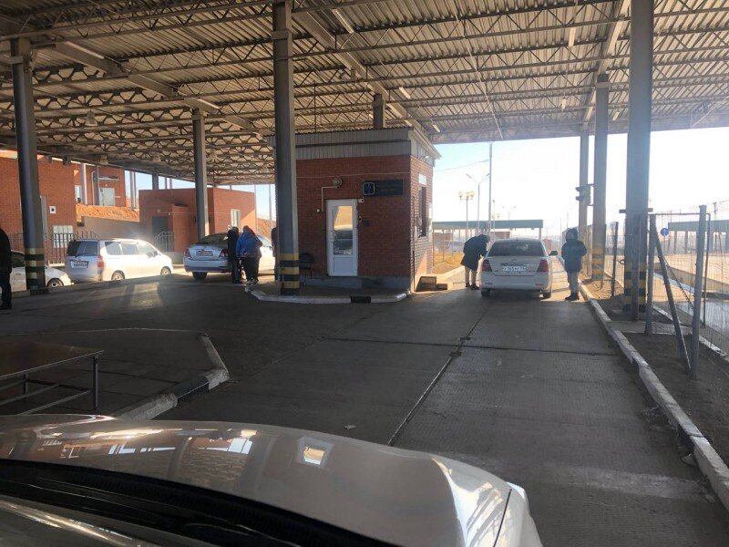 На досмотре машины и проверке документов