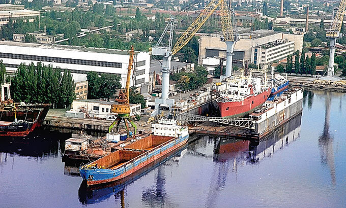  Николаевский судоремонтный завод. У причала, когда-то.  фото: картинки  яндекса.