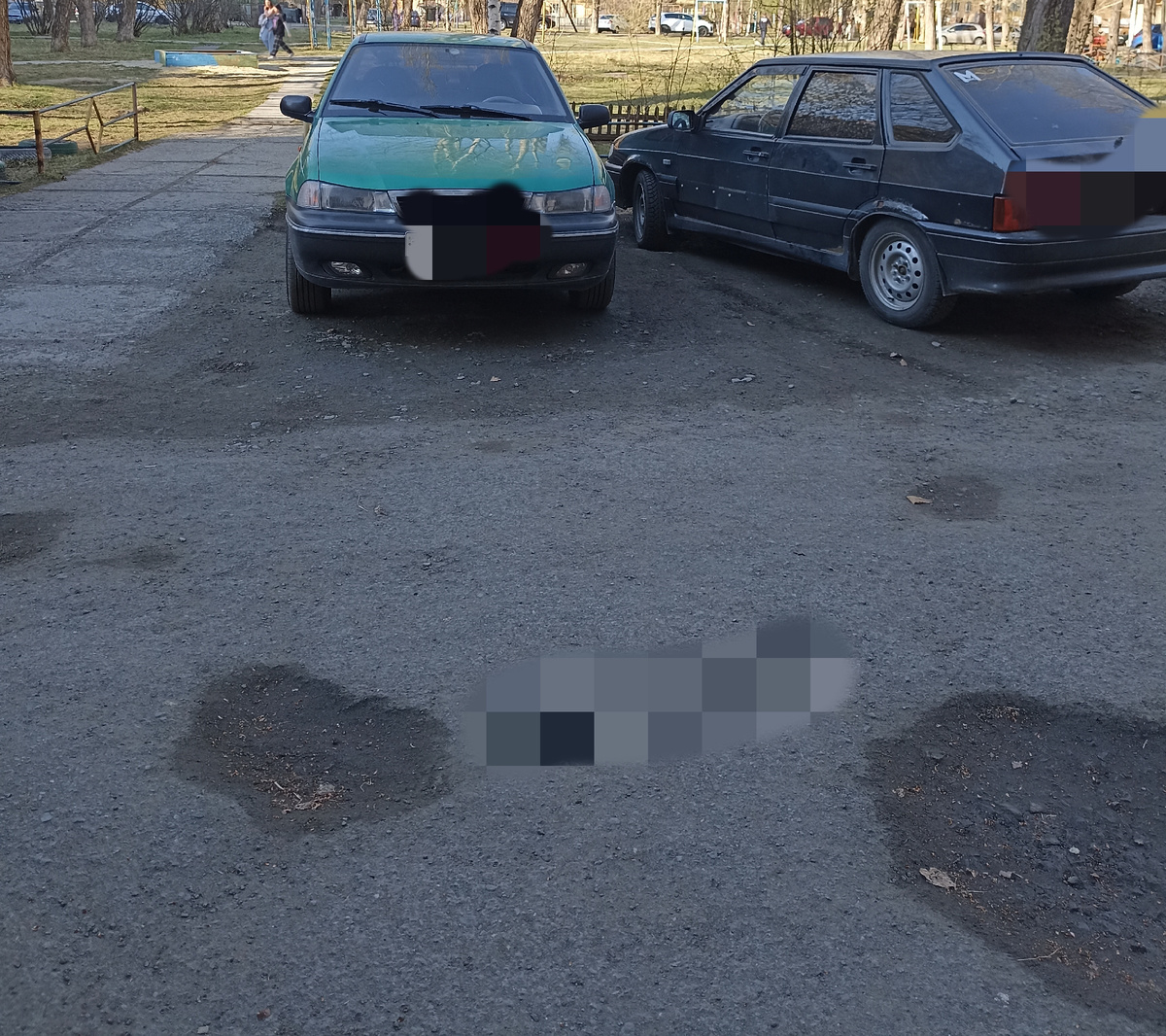 Я значит мучилась, старалась. А потом приехал сосед 😅 Переставил потом нормально, торопился. Но шуток наслушался от всех. У нас такое очень не приветствуется