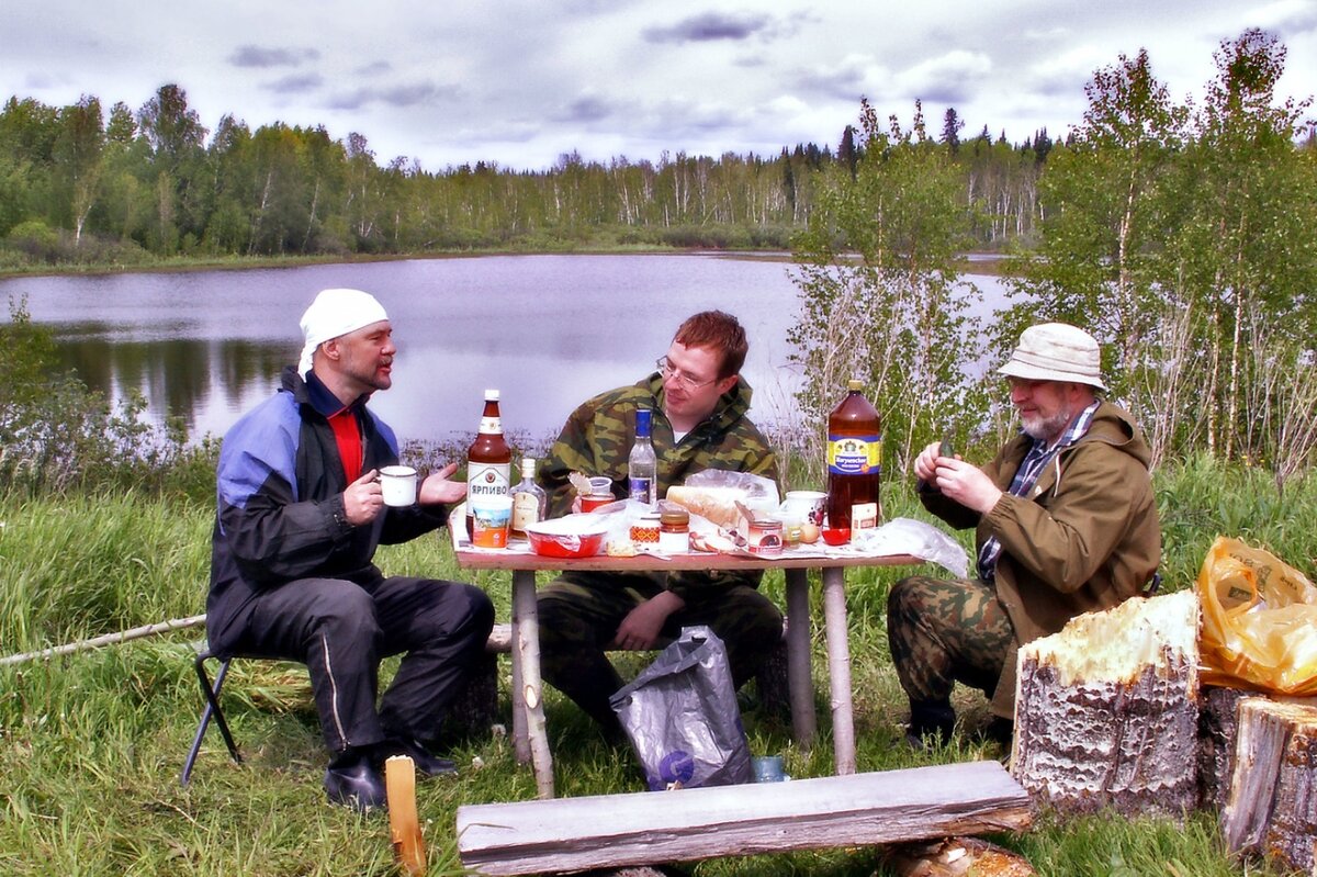 Шашлыки на природе с друзьями