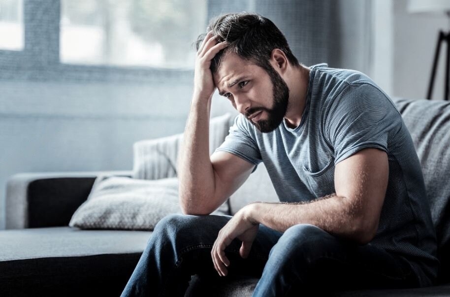 Источник фото: https://www.shutterstock.com/image-photo/unpleasant-pain-sad-unhappy-handsome-man-1060449161