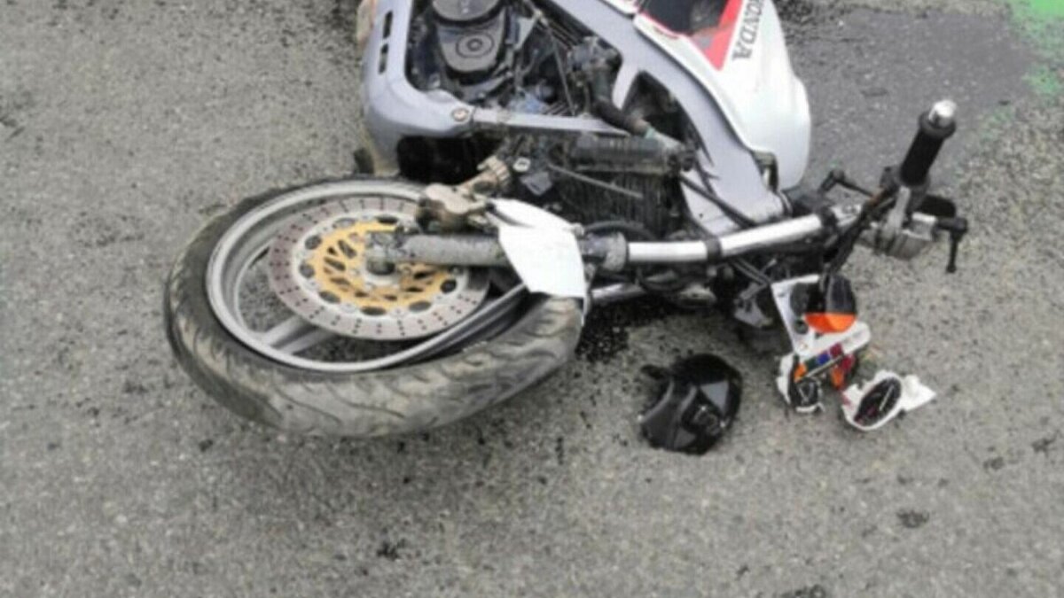     С начала года в Приморье зафиксировано четыре серьёзных ДТП с участием несовершеннолетних, которые управляли мотоциклами, не имея на них соответствующих документов.