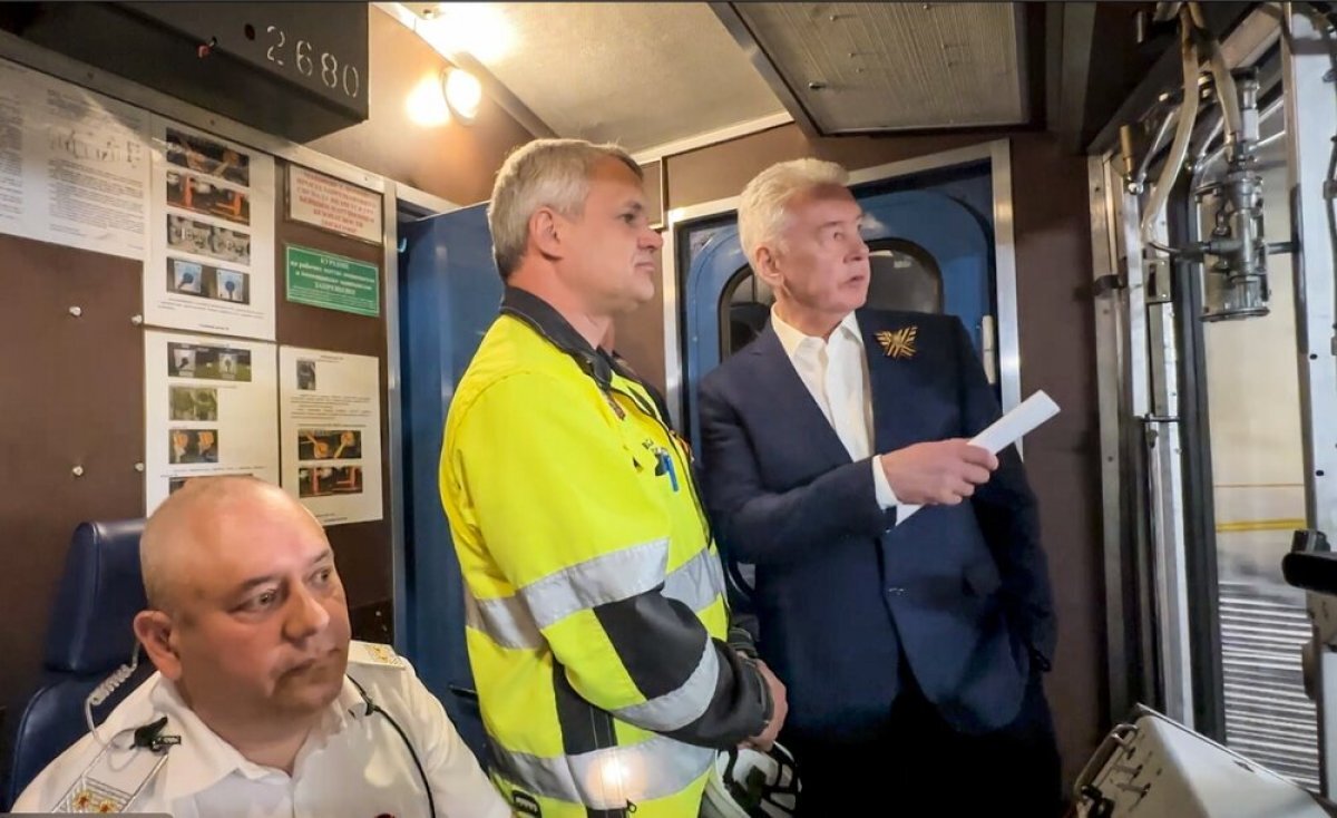    Мэр Москвы Сергей Собянин проследил, как проходит технический запуск поездов на отремонтированной ветке.