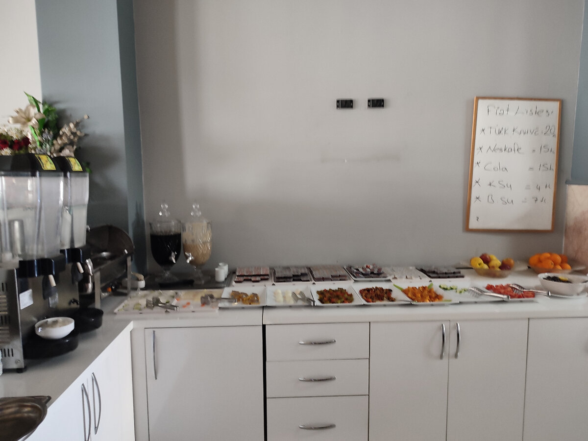 Завтрак в отеле "Dostlar Otel"