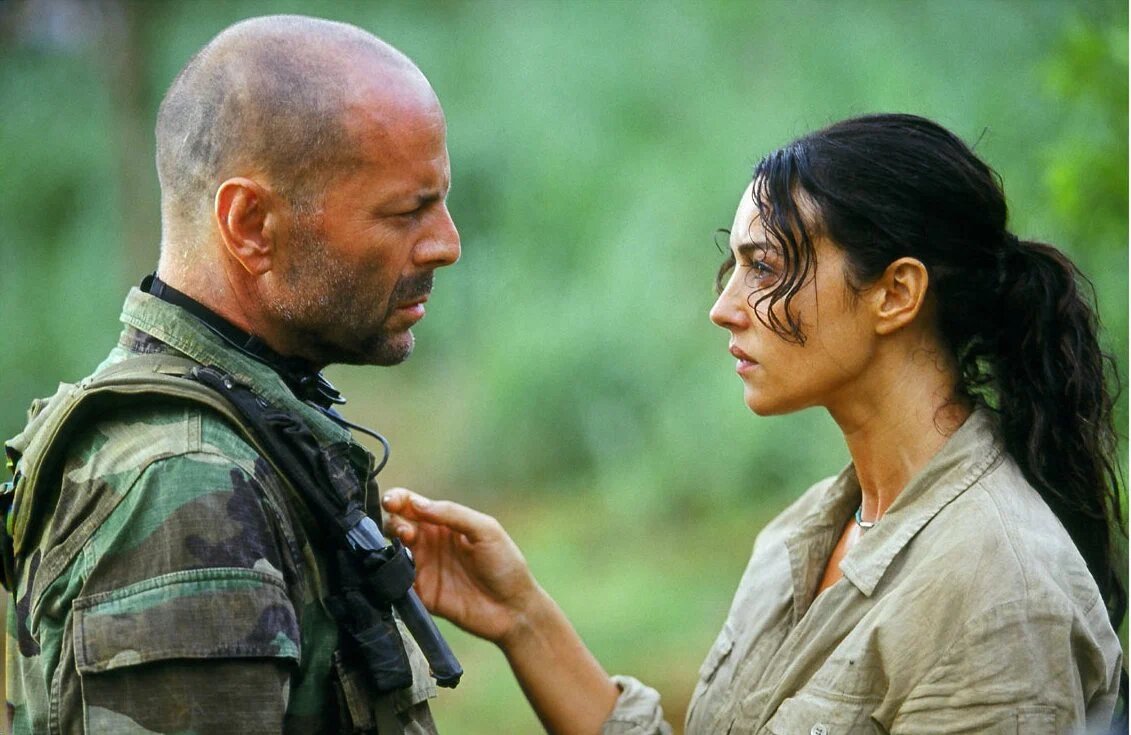 Брюс и Моника на кадрах фильма 2003г. Источник: Яндекс. Картинки