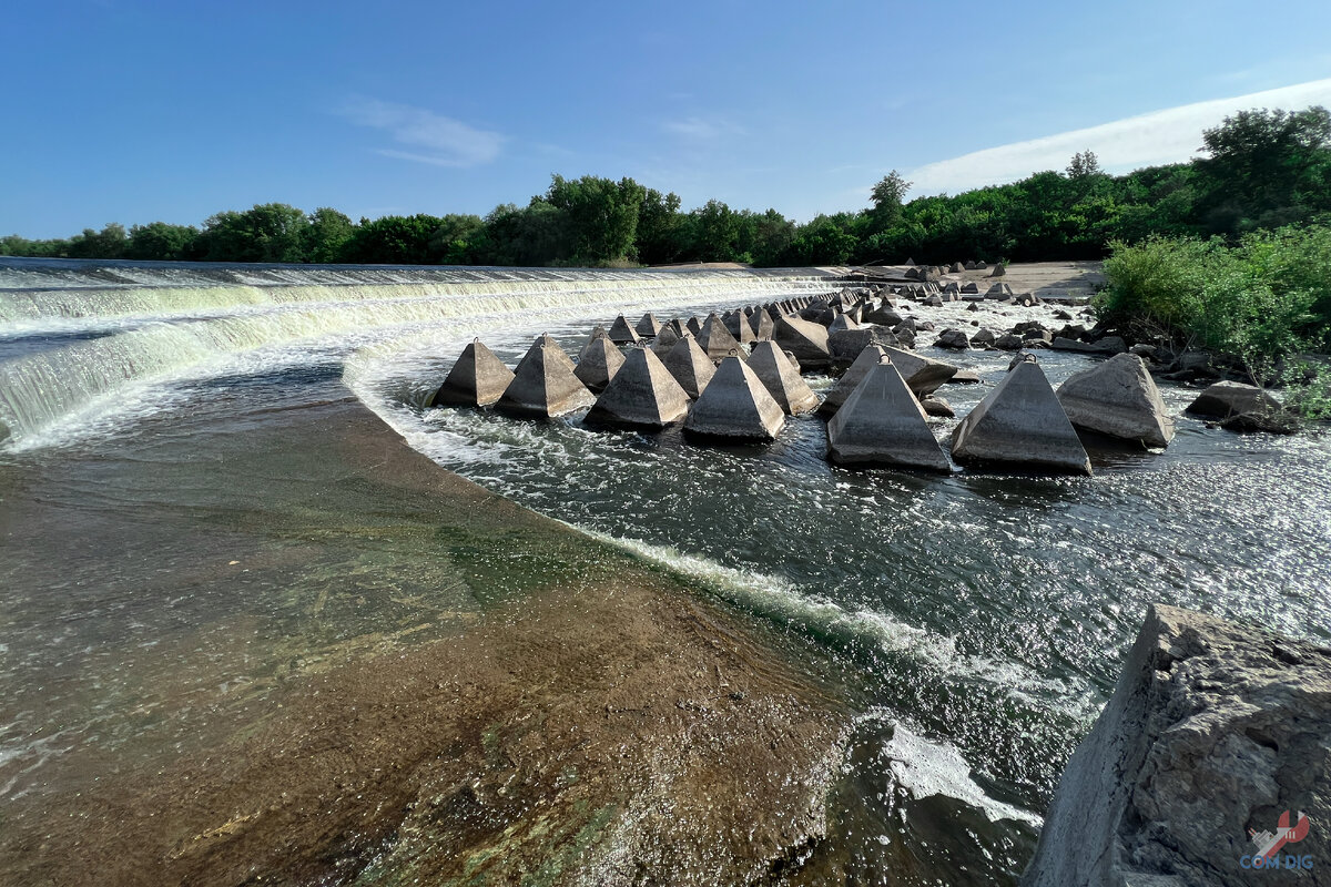 Иргиз водопады саратовская область. Река Иргиз. Большой Иргиз Саратовская область водопад. Водосливная плотина "водопад". Малый Иргиз.