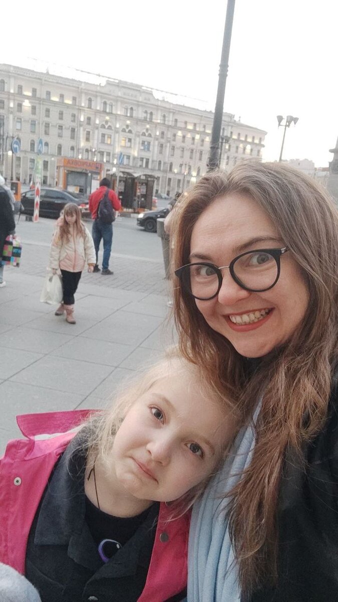 Мам, а почему ты в Питер едешь ОДНА, без нас? Потому что Я ТАК ХОЧУ. 