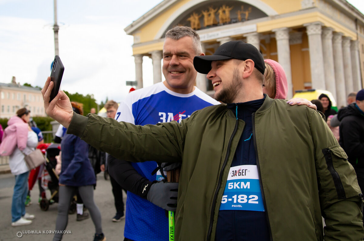    Мэр с палками, Пётр Первый и барабанный ритм – как прошёл полумарафон «ЗаБег.РФ» в Петрозаводске Людмила Корвякова