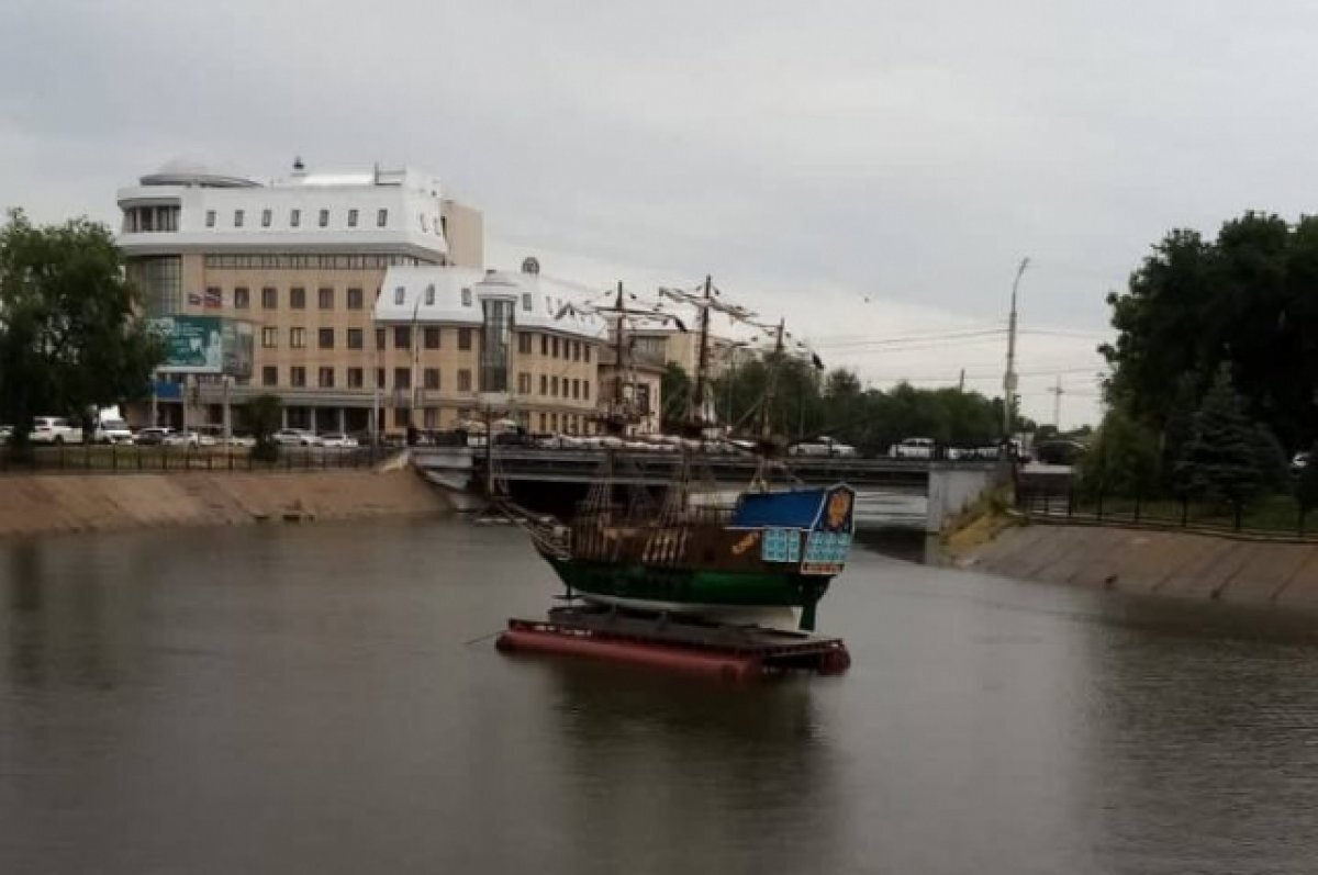    Фрегат «Орёл» встал на якорь на Варвациевском канале в Астрахани