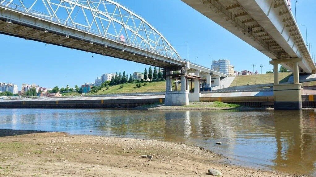     Тюменские власти ввели режим повышенной готовности из-за снижения уровня воды в реке Туре. Соответствующее постановление подписал накануне губернатор региона Александр Моор.