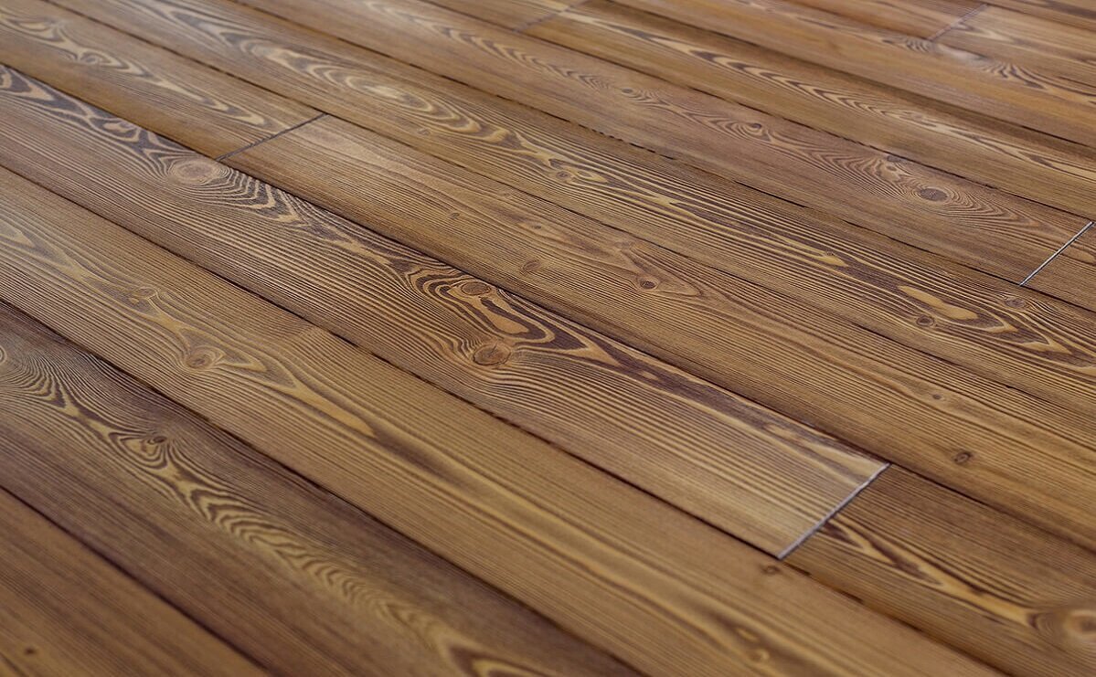 Лиственница ноэми. Лиственница сибирская доска. Заборная доска из лиственницы. Шпунтованная доска лиственница. Пол шпунтованный 35*135.