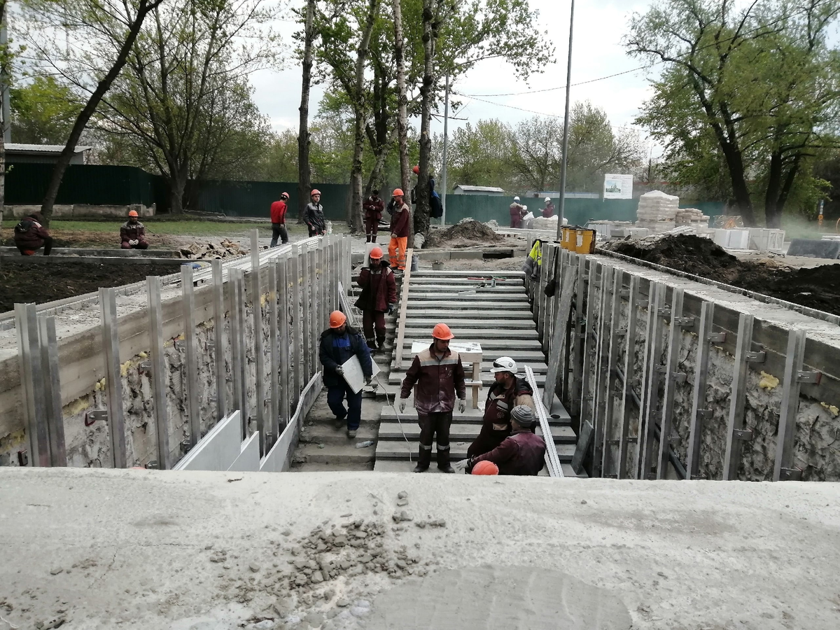 вход в метро царицыно