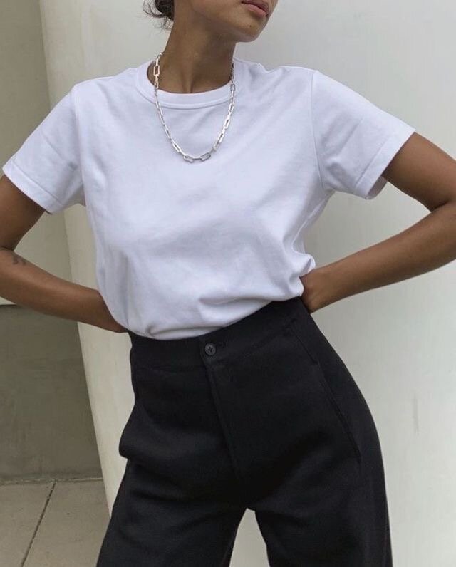 Отличная базовая футболка