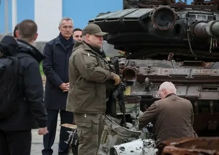    Столтенберг тайно приехал на Украину