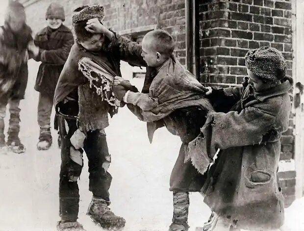 Привычная картина для Петрограда 1920-ых годов. Фото https://myhistory.mirtesen.ru.