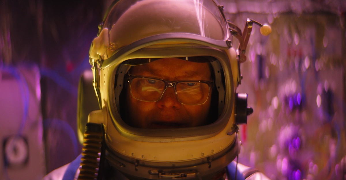 Кадр из фильма Linoleum. Режиссер: Колин Уэст. Оператор: Эд Ву. Производство: Brain Scratch Productions, Sub_Sequential Pictures 