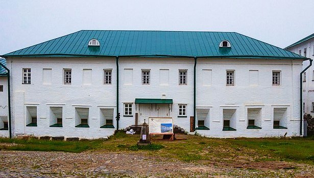 Казначейский корпус Соловецкого монастыря. Фото: Novingalina /wikimedia.org/ 2019