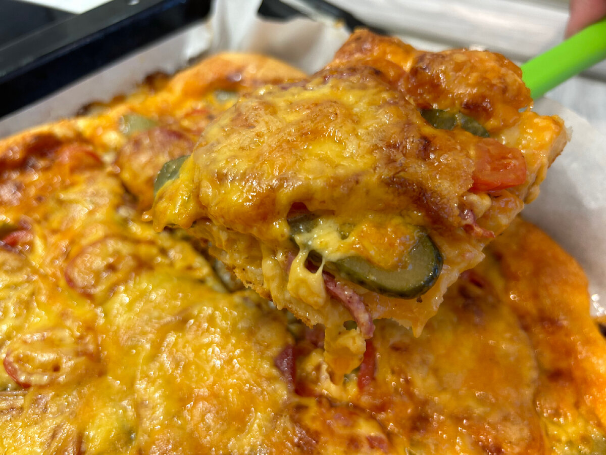 Фото автора. Посмотрите какое тонкое и классное тесто.