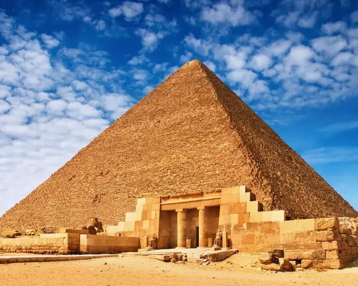 Где в Египте находятся пирамиды