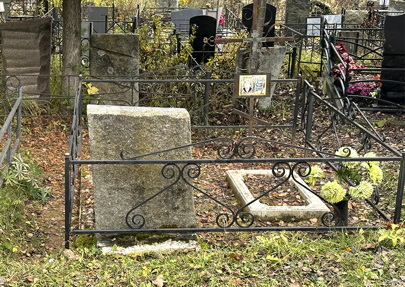    Жителям Подмосковья рассказали, что делать, если могила провалилась