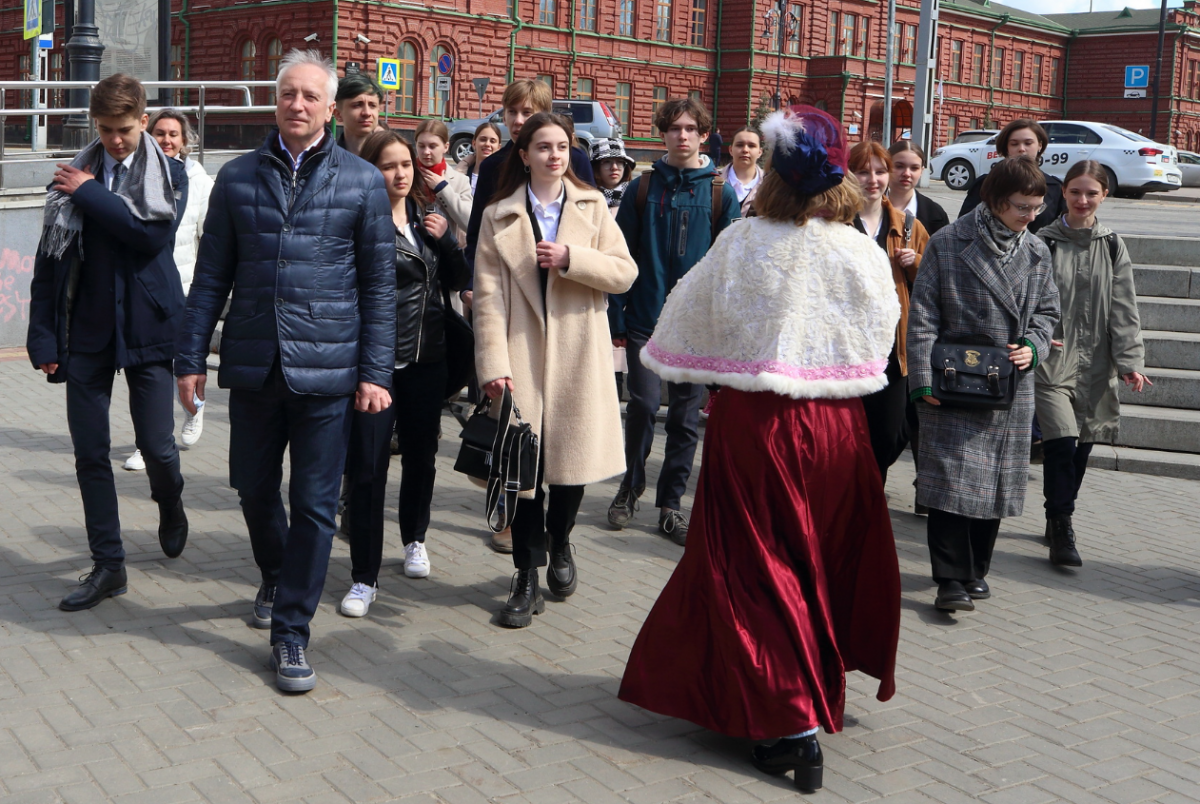    В Томске губернатор Мазур открыл новый пешеходный турмаршрут «Путь томича»