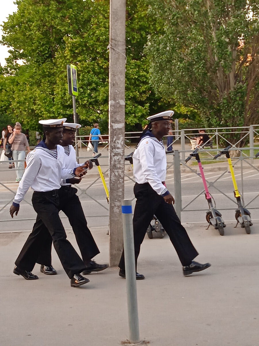 текст песни мишка. леонид утесов. одессит утёсов. утесов моряк мишка. мишка одессит.