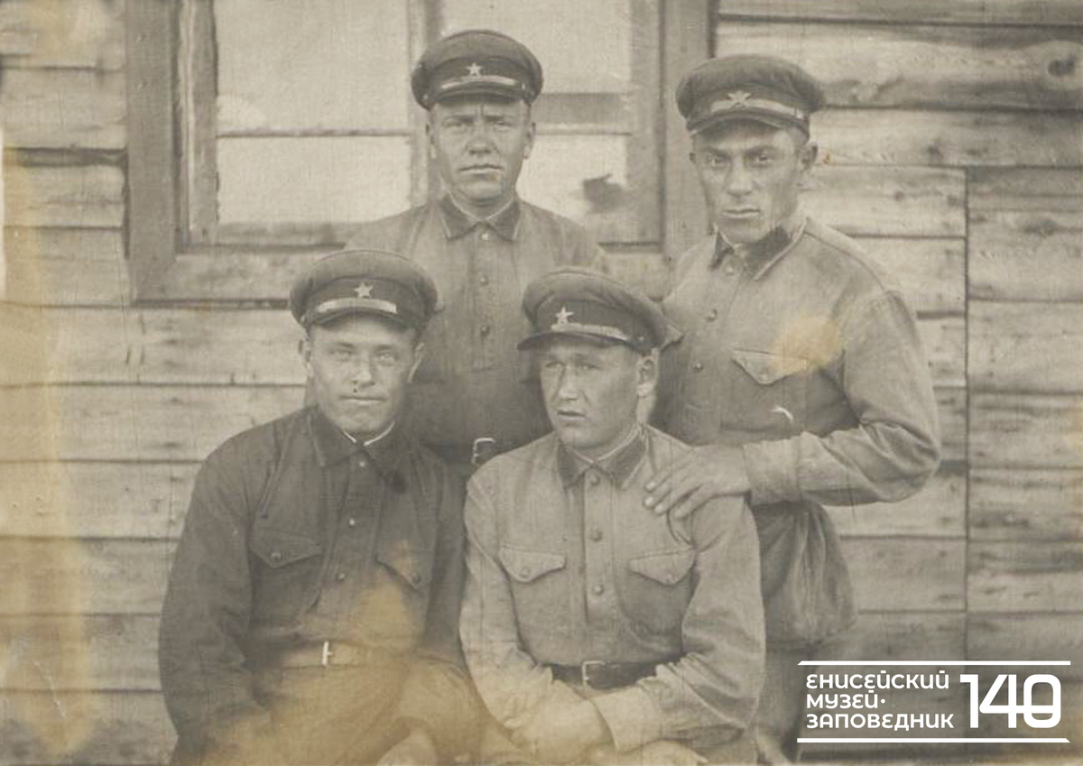 Партбюро 1079 стрелкового полка 312 стрелковой дивизии, март 1943 г. (крайний справа В.В. Матошин)