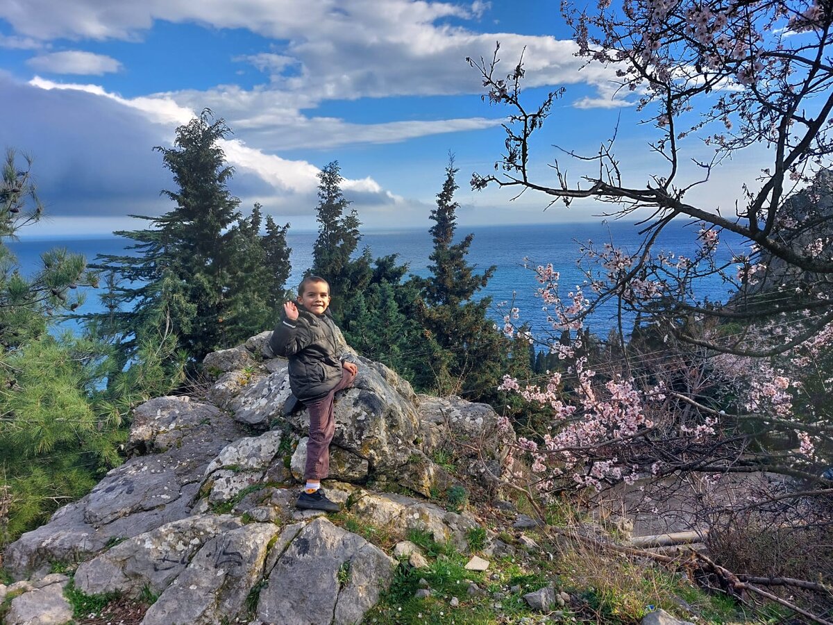 Фото прислала мама Наталья. Дети Кристина (2 кл.) и Костя (дошкольник). 