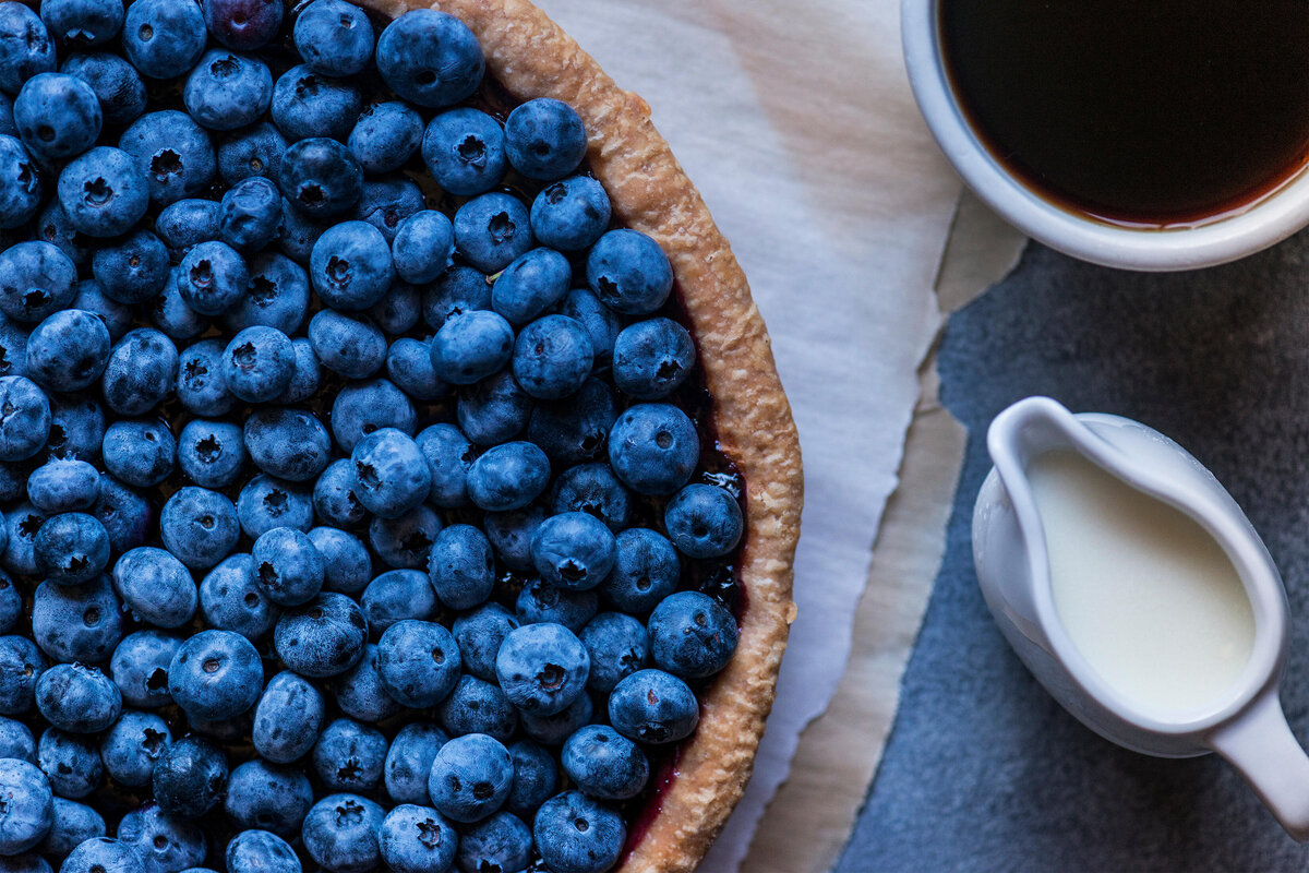     Рецепты звёзд: пирог с голубикой печёт Елизавета Боярская