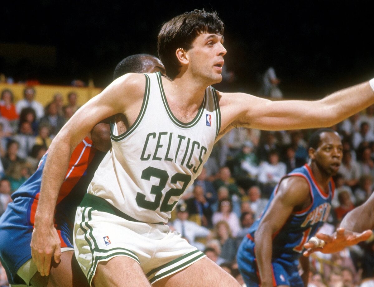 История нба. Kevin MCHALE Basketball. Kevin MCHALE баскетболист фото. Кевин макхейл (актёр).