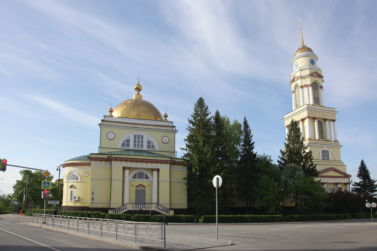 Восемь храмов. Мощи Матроны. Фото Пасха 2024 Липецк храм всех святых.