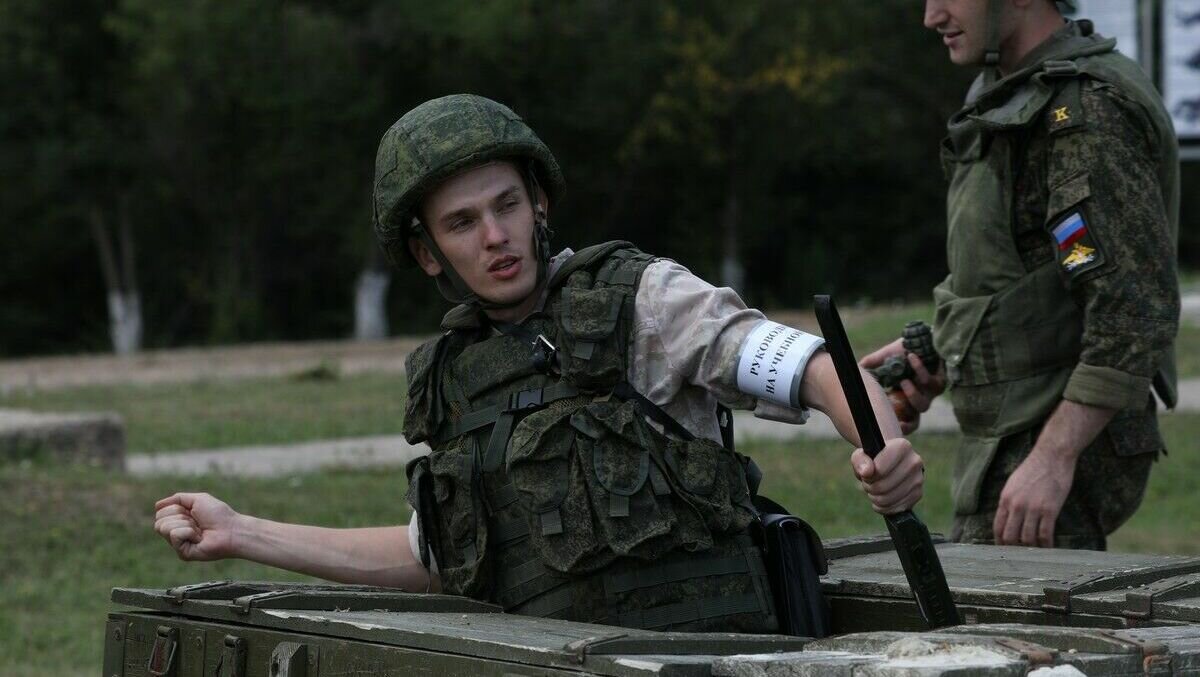     В Ростовской области числящихся в запасе граждан будут призывать на военные сборы, говорится в соответствующем указе президента РФ.