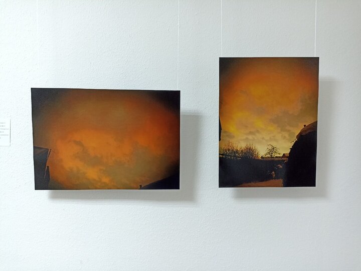     Комфортная развеска позволяет зрителю погрузиться в атмосферу снимка. Фото автора.