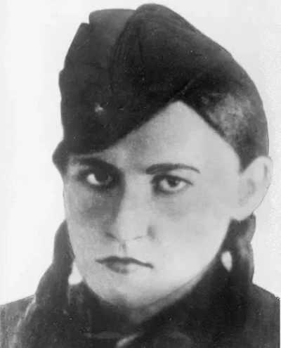      Юная партизанка