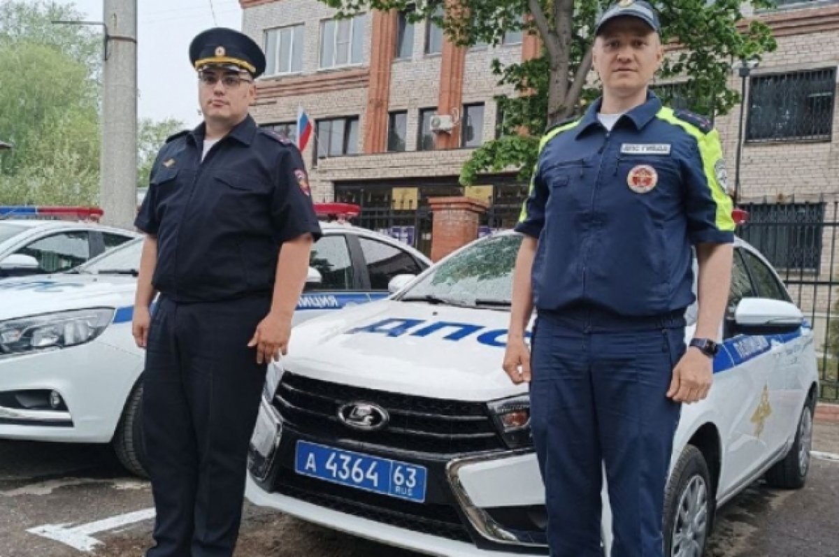    В Самаре сотрудники ДПС помогли роженице добраться через пробки до роддома