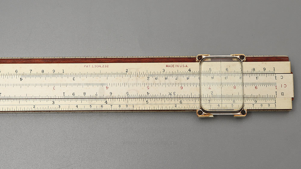 Старинная логарифмическая линейка Keuffel&Esser, модель 4053-3 в оригинальном кожаном футляре, США, 1920-е. В продаже! Фото с нашего сайта dvaveka.ru