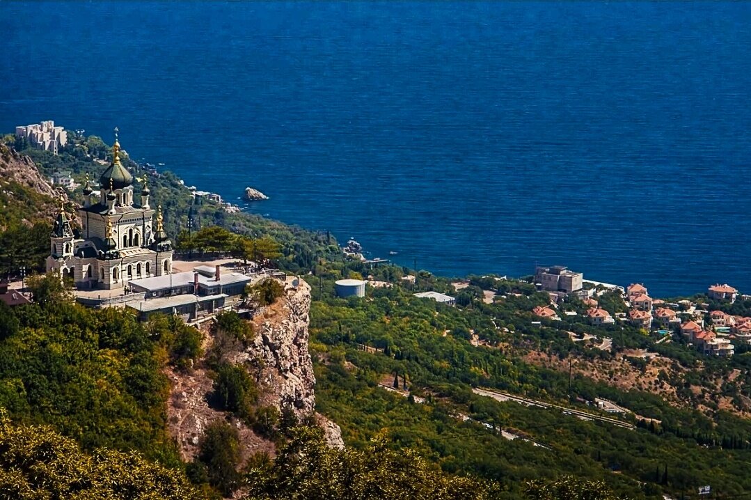 Храм в форосе на скале фото