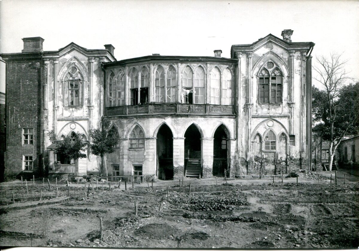 1946