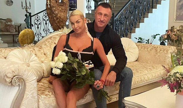    Анастасия Волочкова вместе с Сергеем Кузнецовым.Соцсети.