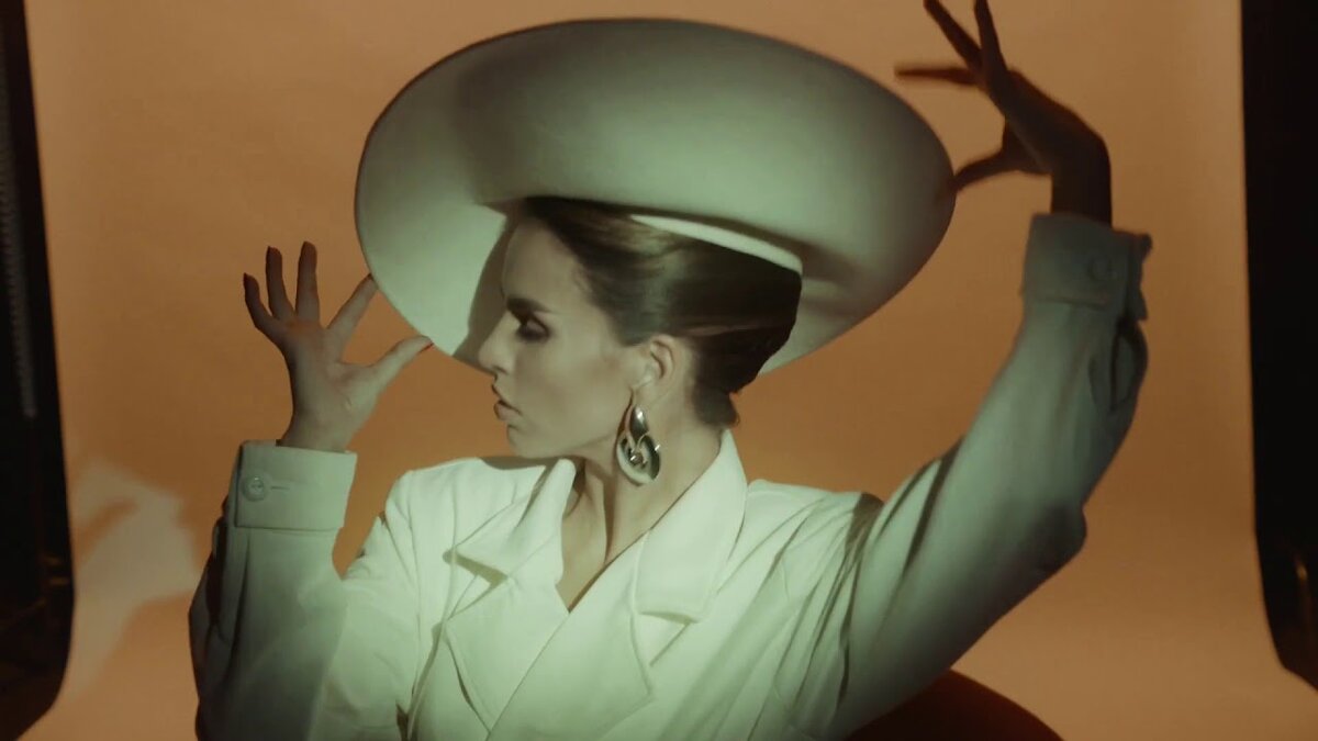 Атмосфера времен конца 80-х и начала 90-х. 