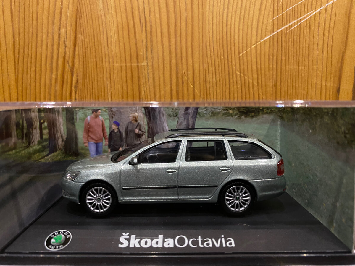 Skoda Octavia A5 Combi FL в масштабе 1:43 от Abrex | Масштабный тест-драйв  | Дзен