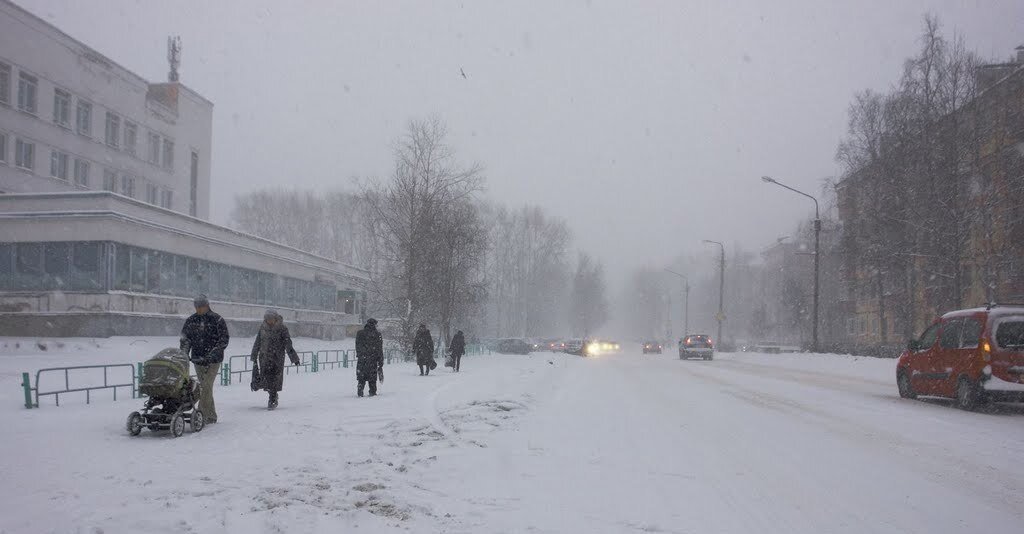 Погода город северодвинск. Снегопад в Северодвинске. Северодвинск зима. Архангельск снегопад. Северодвинск зимой.