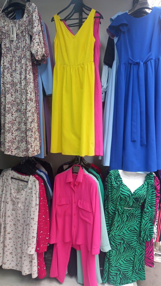 22-18  рынок Садовод. Ассортимент товара на лето.