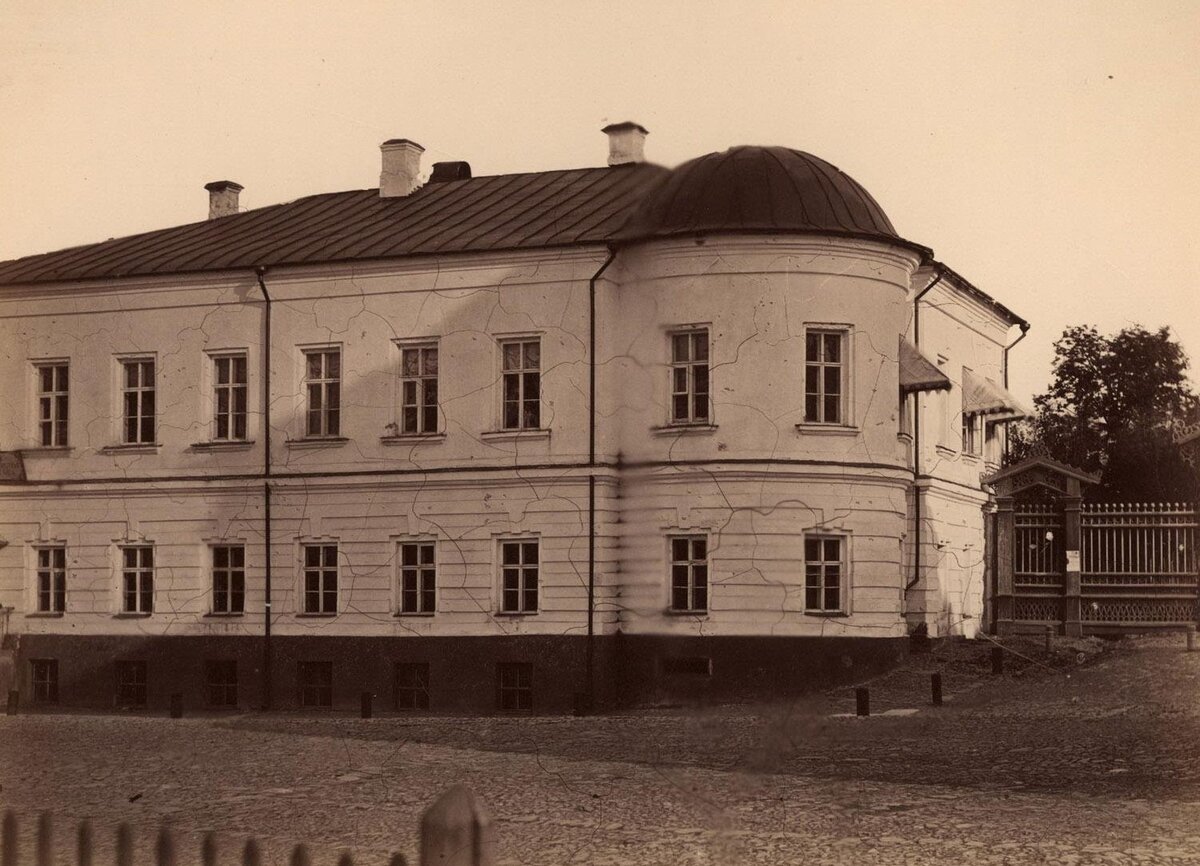 Кукушкин В.Г. Фотография сепия. Дом Губернской почтовой конторы во Владимире. 1882 г. Из собрания ГВСМЗ