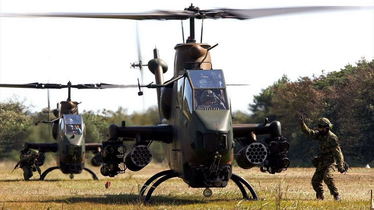 Ударные вертолёты AH-1S Cobra авиации Сухопутных сил самообороны. Фото: Силы самообороны Японии / commons.wikimedia.org
