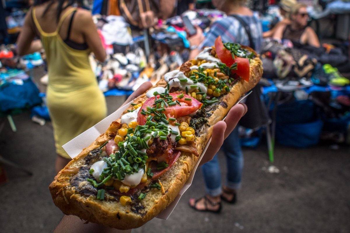 Новый стрит фуд. Уличный фаст-фуд(Street food). Веллингтон стрит фуд. Уличный стрит фуд Италии. Необычная уличная еда.