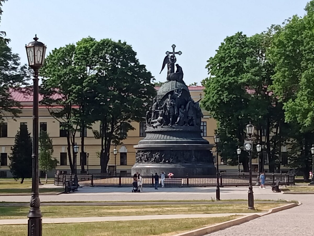 Памятник тысячелетия Руси