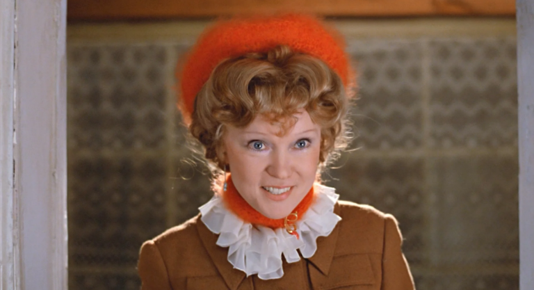    Фото: кадр из фильма «Любовь и голуби» Мария Моссур