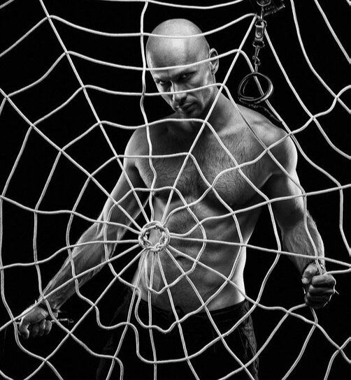 Нарцисс - человек с НРЛ (нарциссическое расстройство личности) Если вы хотите проверить, если у вашего партнера НРЛ, читайте на канале статью