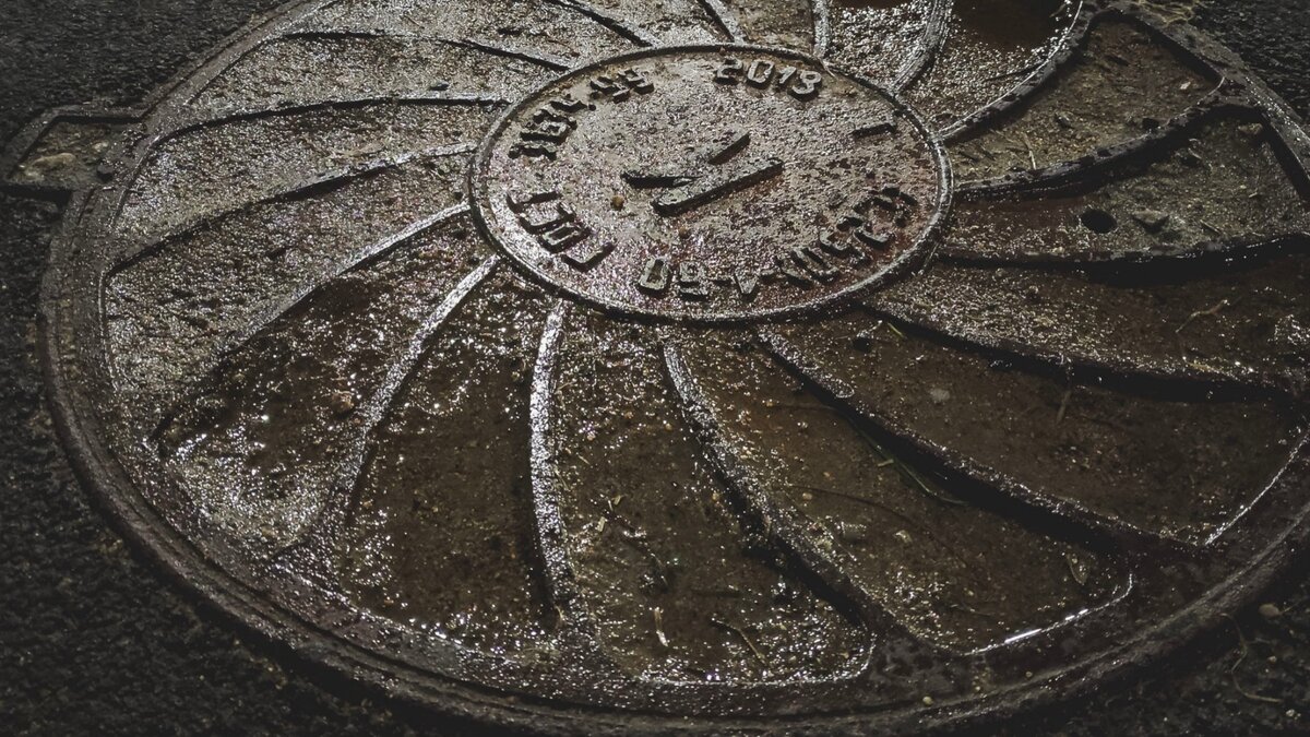     На окраине Казани прорвало канализацию, которую не ремонтируют уже несколько дней. Об этом городской администрации сообщил местный житель, добавив, что фекалии затапливают сады.